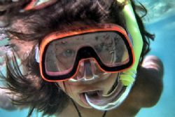 snorkeling - Nikon coolpix 5000 by Nicola Cadel 